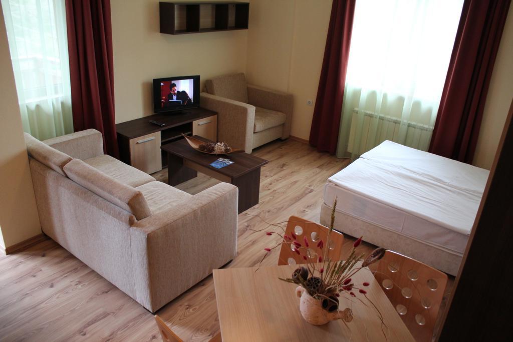 Nevada Aparthotel Pamporovo Ngoại thất bức ảnh